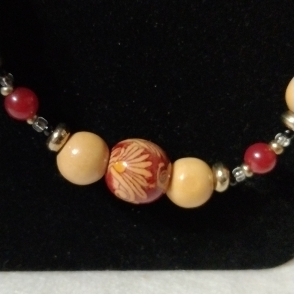 Beautiful Wooden bead necklace 18" NWT (sku 695) - Picture 5 of 7